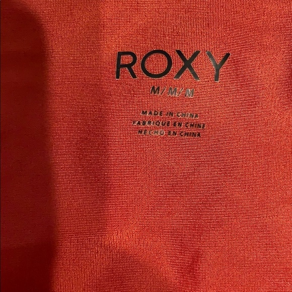 New Roxy two piece - Picture 4 of 4